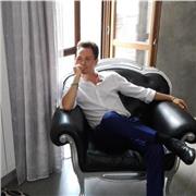 Laureato in giurisprudenza